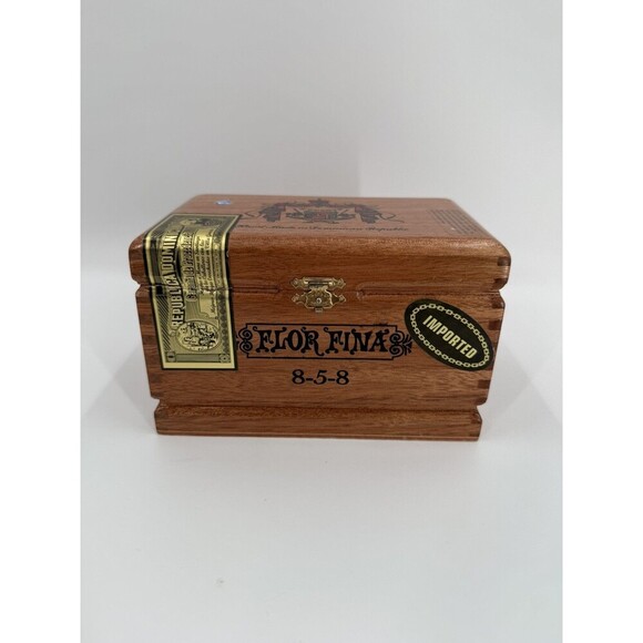 Vintage ARTURO FUENTE FLOR FINA  WOODEN CIGAR BOX 7" X 4.25" X 4.25" - Picture 6 of 11